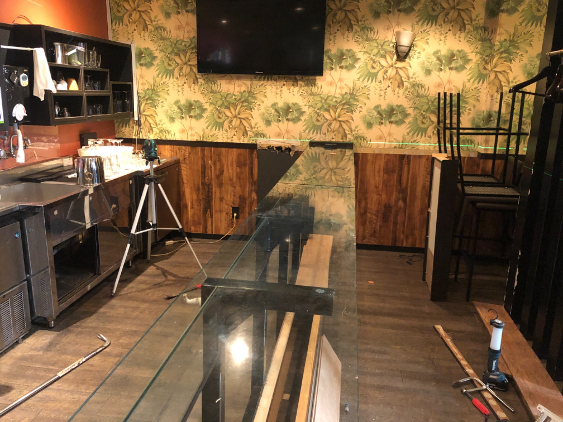 宗右衛門町バーカウンター移設