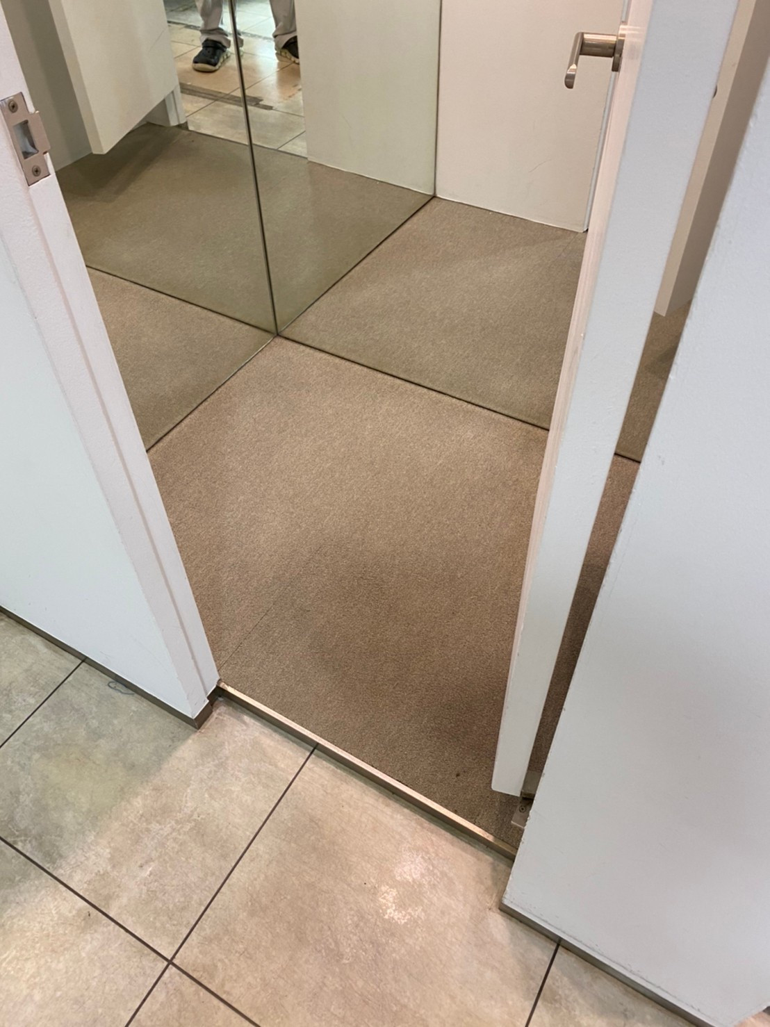 天神橋着物屋さんのフィッティングルーム改造