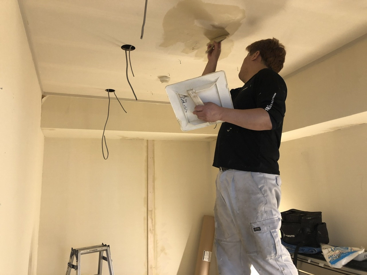 大阪梅田、中崎町のまつげエクステ、アイラッシュサロンのクロス工事