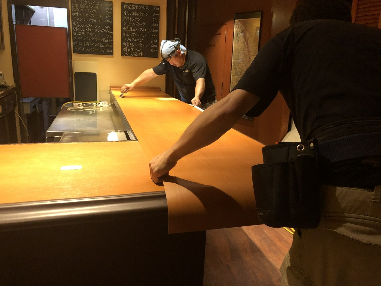 北新地ワインバー　カウンターシート工事