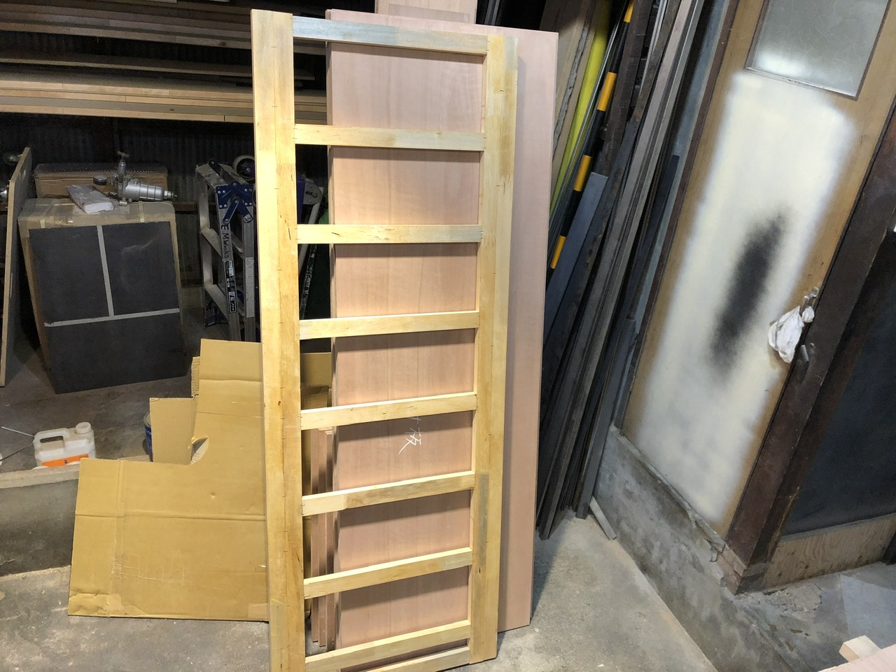 千葉県の現場に納入する家具製作中