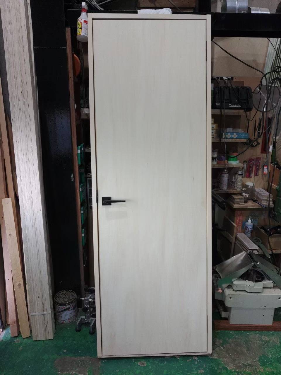 西宮市のオフィスへ防音ドア製作しました