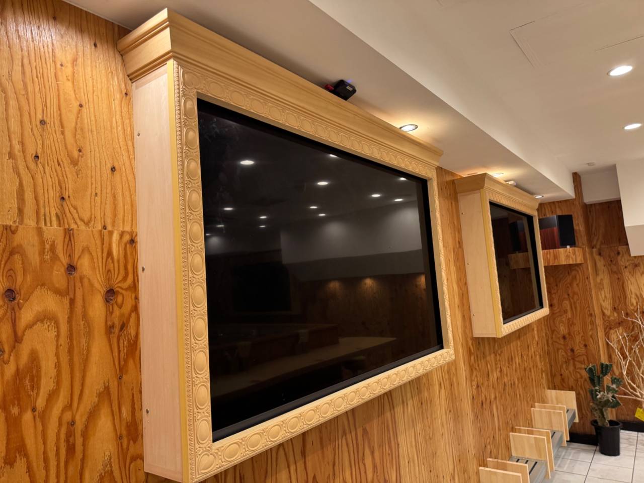 モニターカバーを制作しました